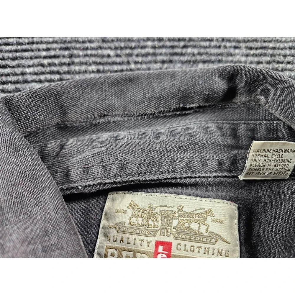 Levis Red Tab Denim Shirt Men XL Gray Cotton Shirttail Hem Medium Wash Button Up